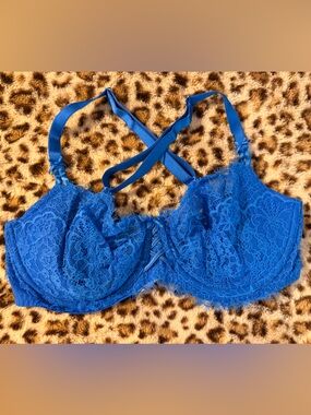 Victoria's Secret Royal Blue Lace Strapless Bra with Detachable Straps
